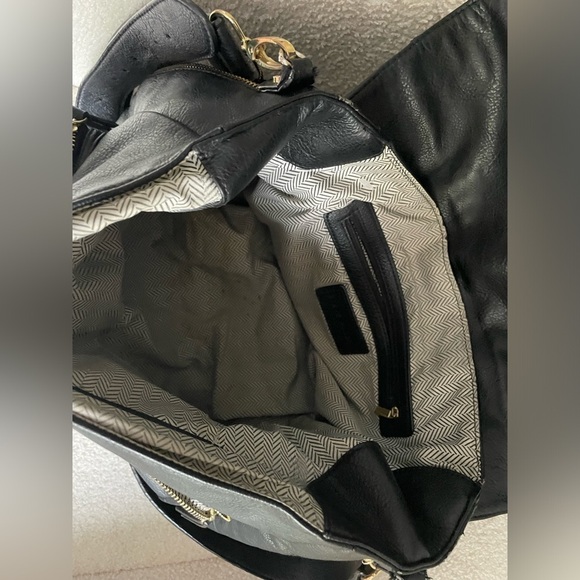 Large Steve Madden Black Leather crossbody open flap with pockets zippers NWOT - Picture 2 of 11